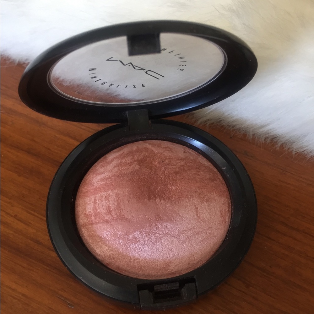 MAC Mineralize Skinfinish Powder
